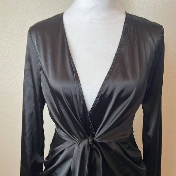 SHEIN- Long sleeve mini dress ties in the front - Picture 2 of 15